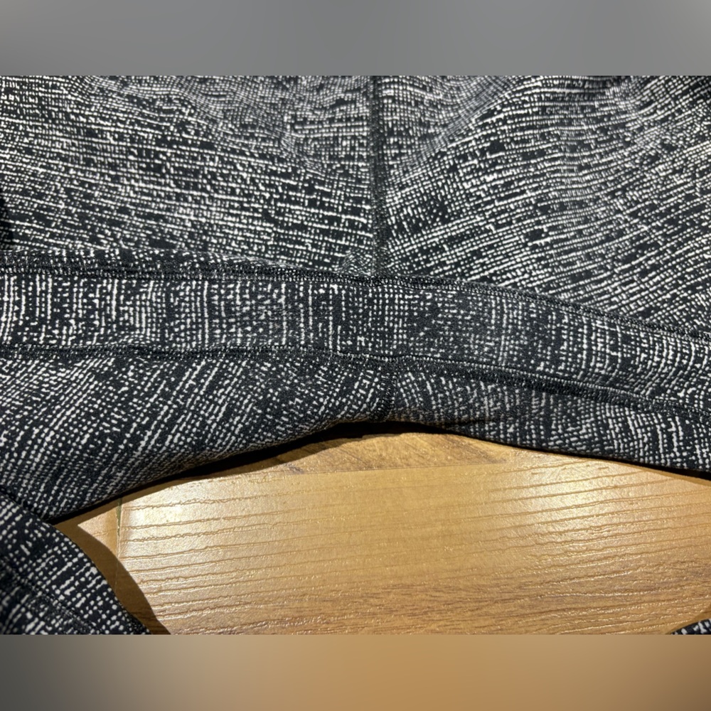 Lululemon Align Crop *21" Twillines Ice Grey Black Size 8 - Picture 4 of 8